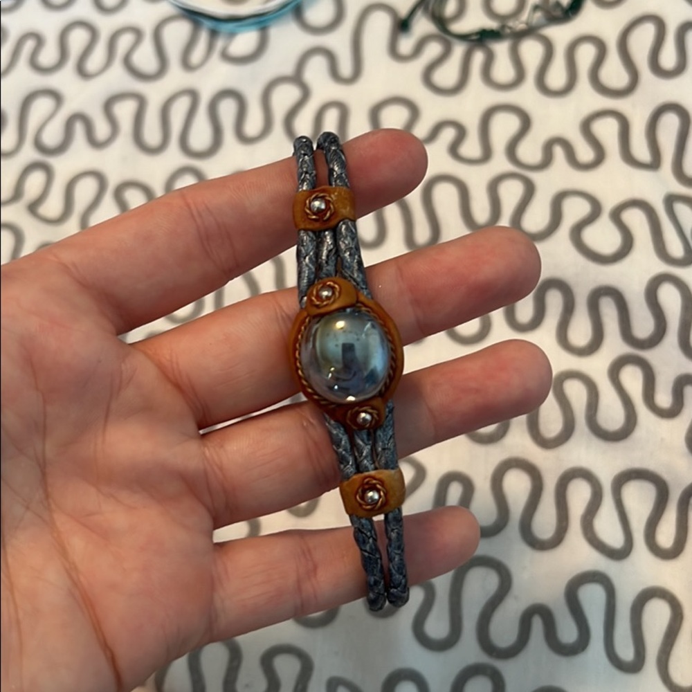 Multiple adjustable bracelets - Picture 7 of 10